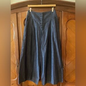 Wayward Fantasies Wide leg pant.Size 6